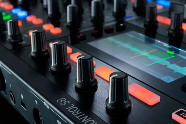 Kontrol S8 - Imagen 4